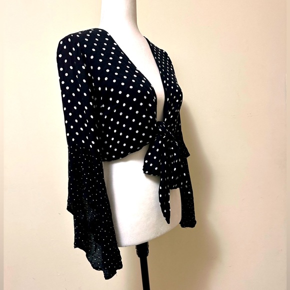 Seven Wonders Black White Spots Crop Top w Tie Wide Bell Sleeves Shirt Blouse 6 - Picture 4 of 16